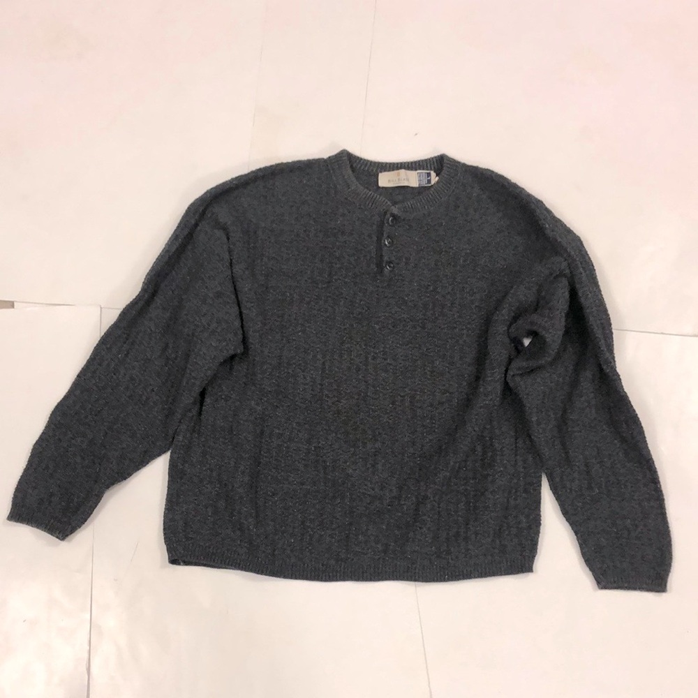 Bill Blass L Sweater Grey crew neck w button long sleeve Excellent Condition